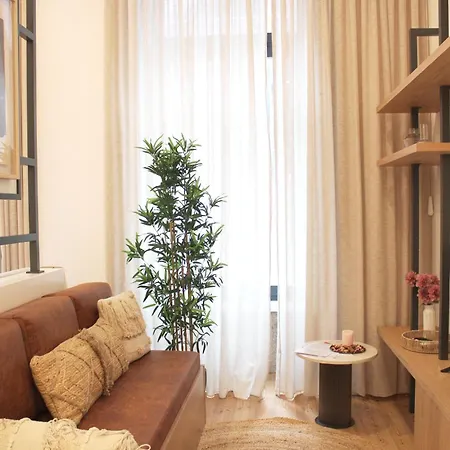 Apartment Modern Flat Near Trindade By Lovelystay
