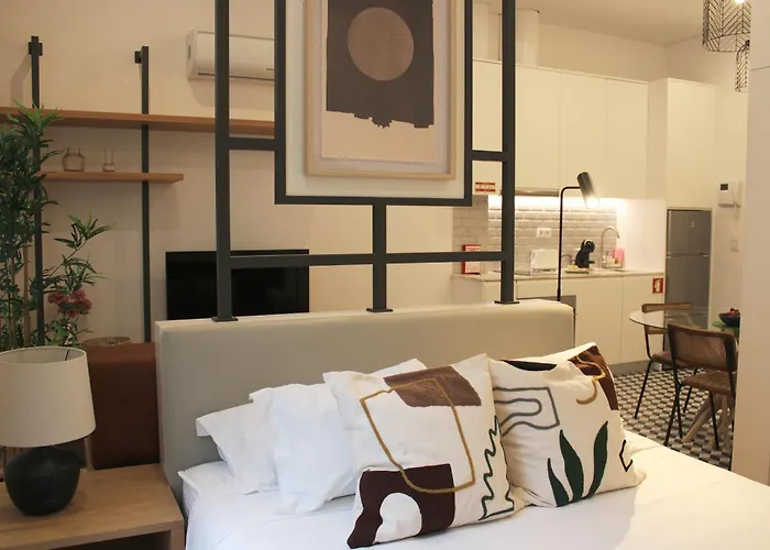 Апартаменты Modern Flat Near Trindade By Lovelystay Порту