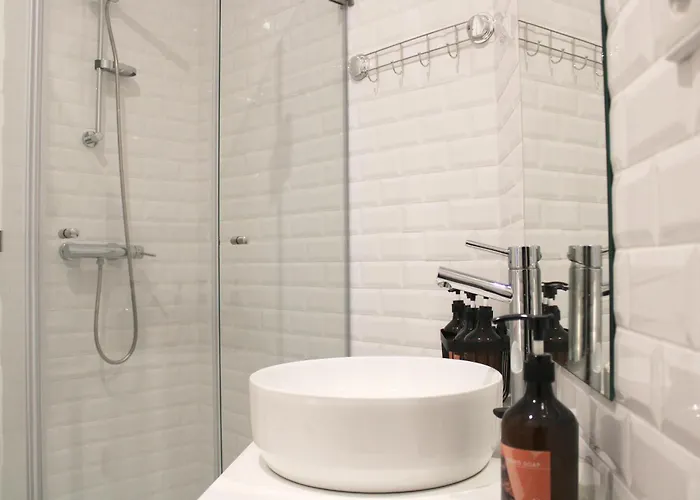 Modern Flat Near Trindade By Lovelystay Διαμέρισμα