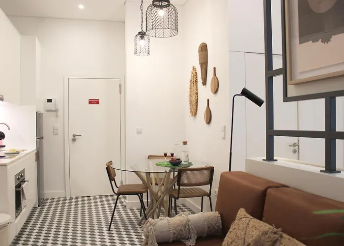 Διαμέρισμα Modern Flat Near Trindade By Lovelystay *